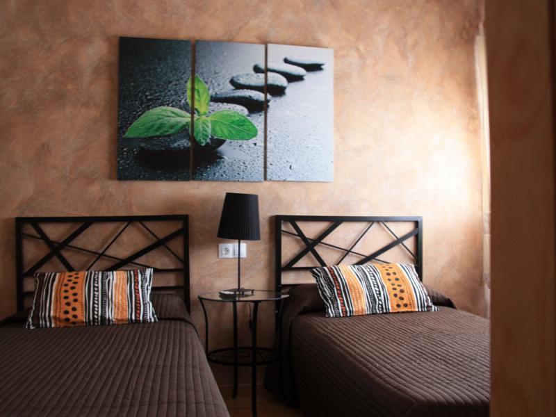 Hostal Rte. Elena Fuentes de Ebro Quarto foto