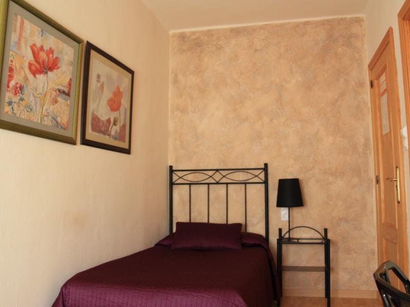 Hostal Rte. Elena Fuentes de Ebro Quarto foto