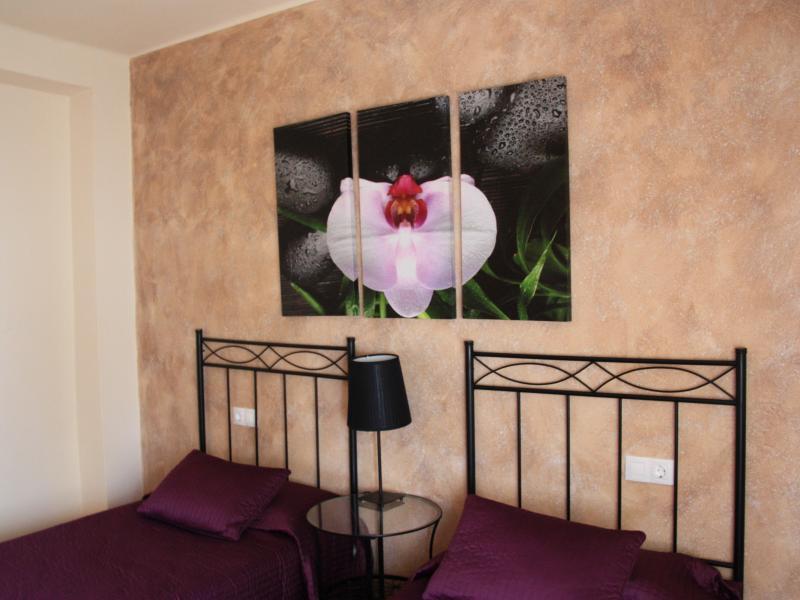 Hostal Rte. Elena Fuentes de Ebro Quarto foto