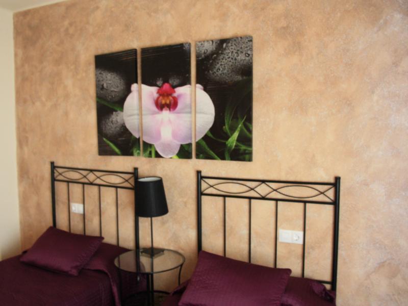 Hostal Rte. Elena Fuentes de Ebro Quarto foto