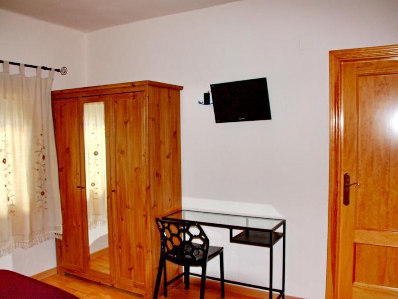 Hostal Rte. Elena Fuentes de Ebro Quarto foto